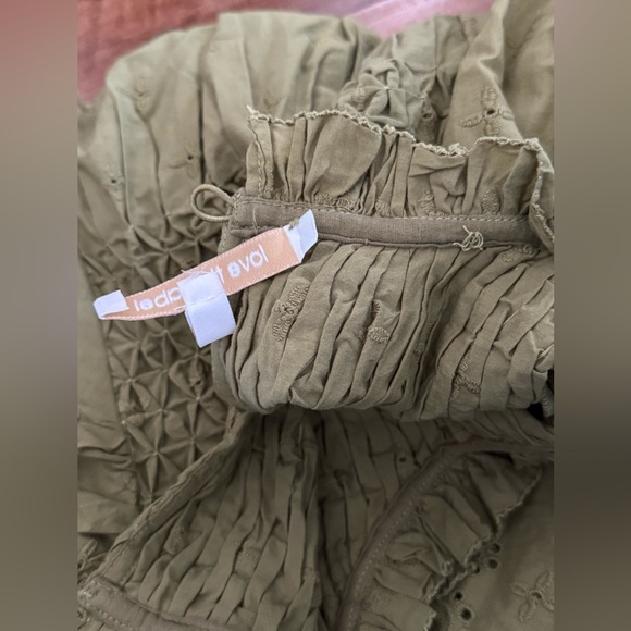 Love the label olive green mock neck blouse- Small - Picture 10 of 10